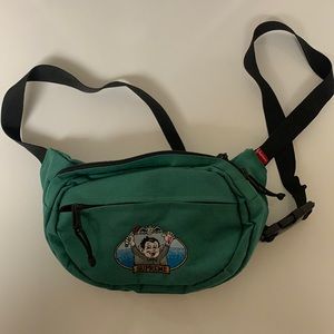 (PREOWNED) Green supreme crossbody bag